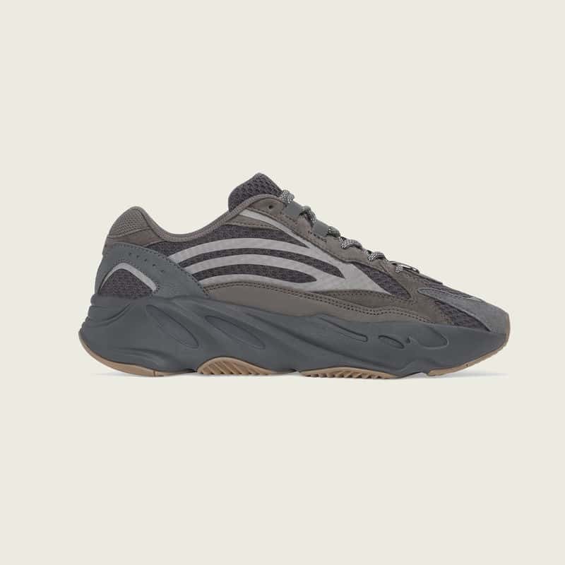 Yeezy store 700 grau